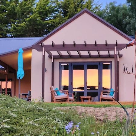 Boutique Art Retreat Ξενοδοχείο Upper Hutt Εξωτερικό φωτογραφία