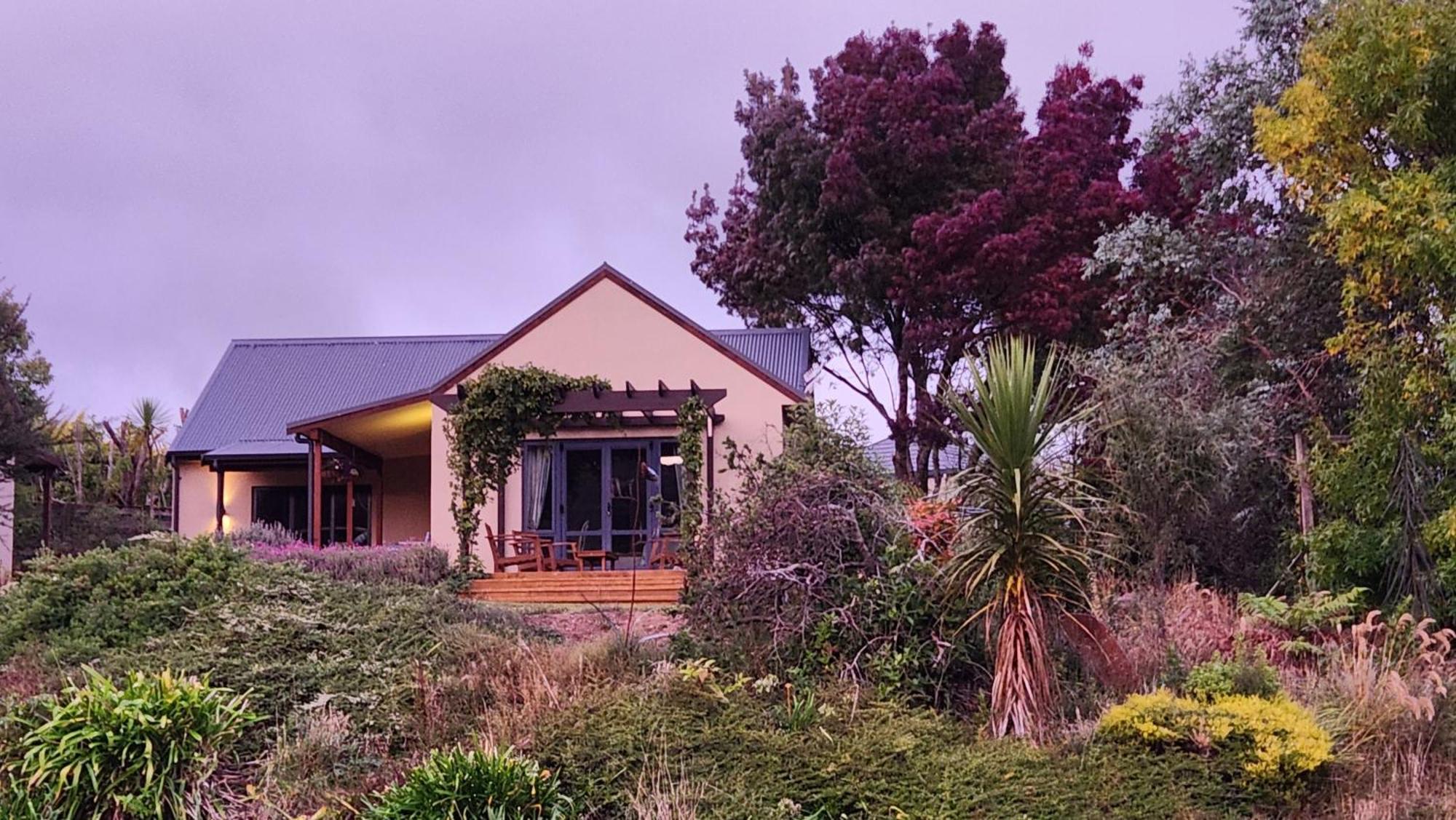 Boutique Art Retreat Ξενοδοχείο Upper Hutt Εξωτερικό φωτογραφία